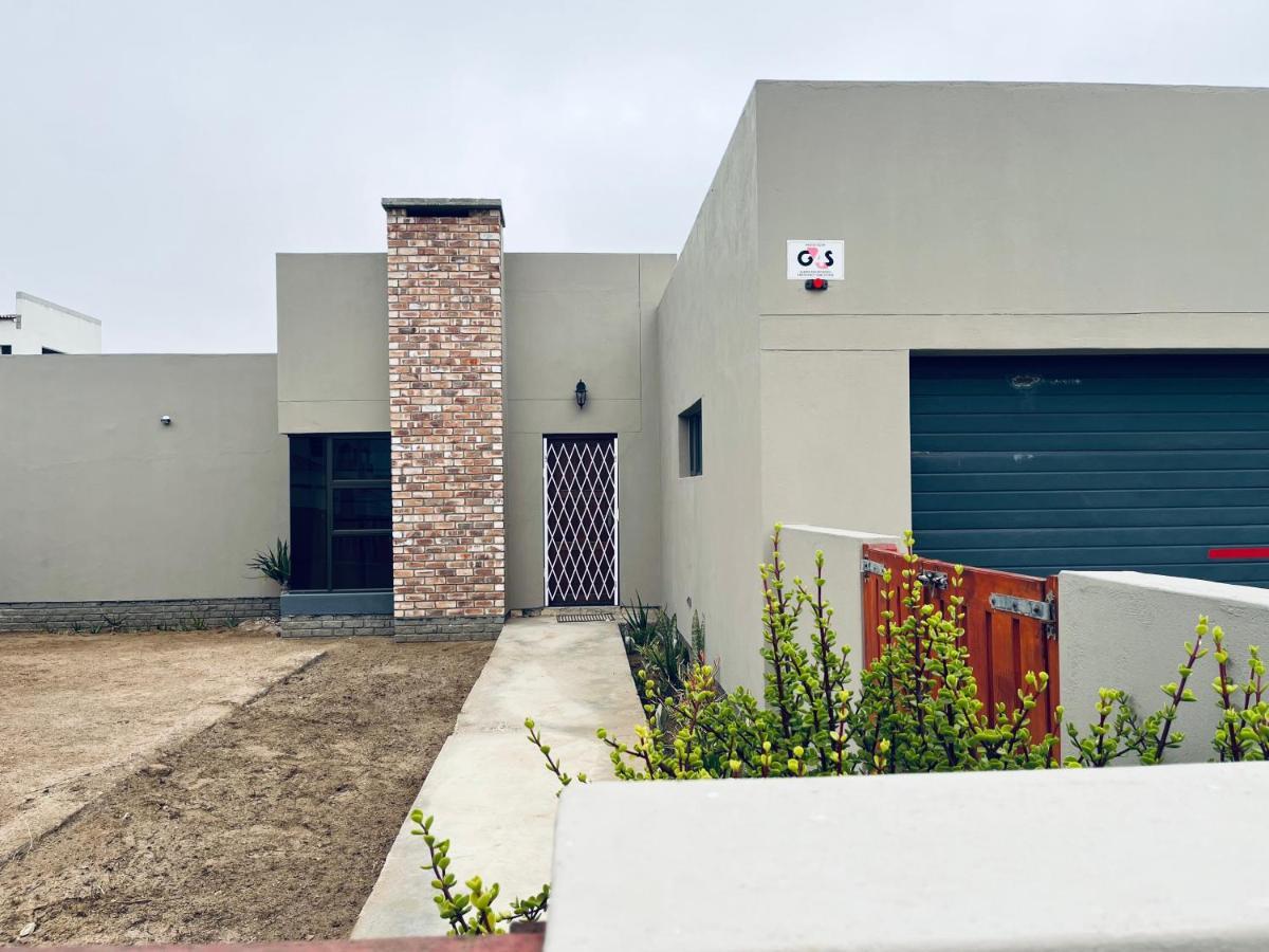 Otis Self Catering Apartment Walvis Bay Exterior photo