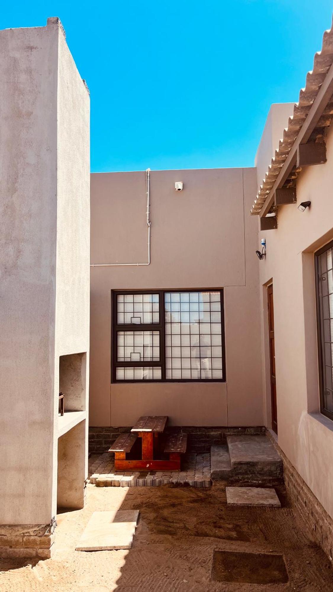 Otis Self Catering Apartment Walvis Bay Exterior photo